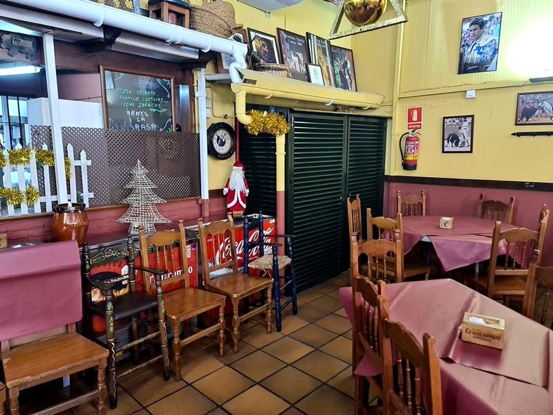 Bar La una y media Casa Rufino. Detapasconchencho